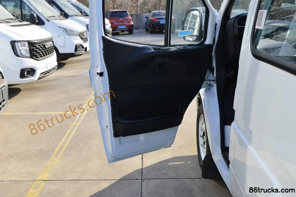 JMC Teshun EV 4.944m Pure Electric Multi-Purpose Passenger Vehicle (Medium Roof) 60.16kWh Cab (2) | 86Trucks
