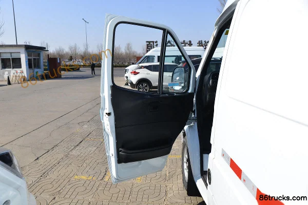 JMC Teshun 116 hp 3-Seat 2.8T Diesel Medium Roof Panel Van (China VI) Cab (1) | 86Trucks
