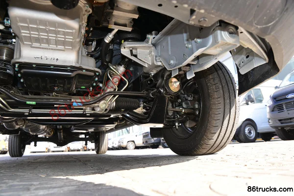 JMC Teshun 116 hp 3-Seat 2.8T Diesel Medium Roof Panel Van (China VI) Chassis (3) | 86Trucks