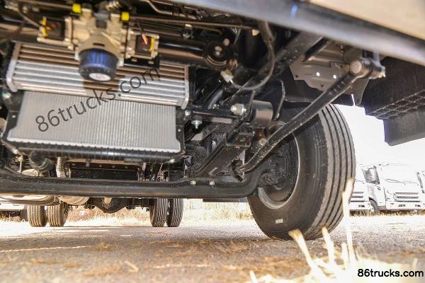 JMC Kaiyun+ Wide Body 146 hp 4X2(6 wheels) 4.2m single-row van light truck (China VI) (6-speed) Chassis (3) | 86Trucks