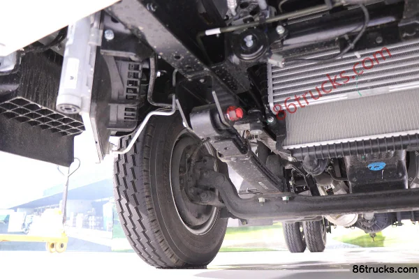 JMC Kaiyun+ Furniture Edition 129 hp 4X2(6 wheels) 3.8m single-row van light truck (China VI) Chassis (2) | 86Trucks