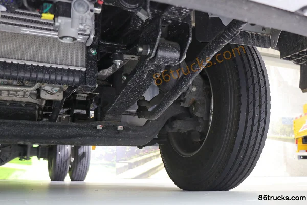 JMC Kaiyun+ Wide Body 2.5L Diesel 156hp 4X2(6 wheels) WLY 6-speed Hydraulic Brake 3.8m One-and-a-half Row Stake Truck Chassis (3) | 86Trucks