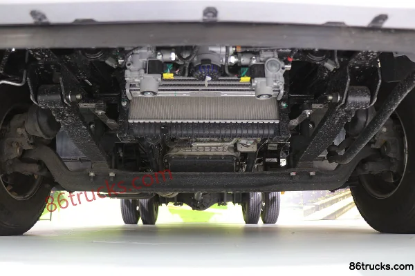 JMC Kaiyun+ Wide Body 2.5L Diesel 156hp 4X2(6 wheels) WLY 6-speed Hydraulic Brake 3.8m One-and-a-half Row Stake Truck Chassis (1) | 86Trucks