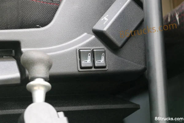FAW Jiefang J6P 8X4(12 roues) 5,8 m camion benne électrique pur 423 kWh Cabine (3) | 86Trucks