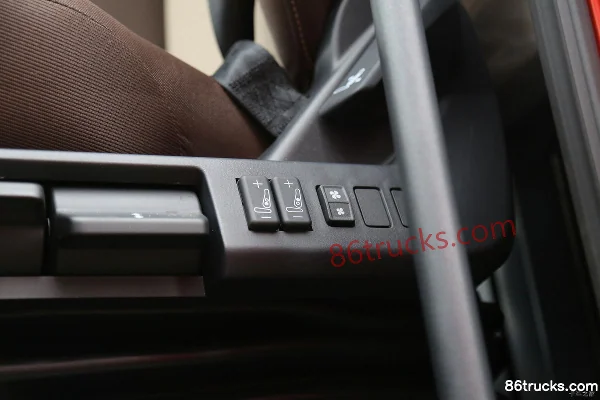 FAW Jiefang Qingdao JH6 Heavy Truck 320 hp 6X2(8 wheels) 9.5m Wing Opening Box Cargo Truck Cab (3) | 86Trucks