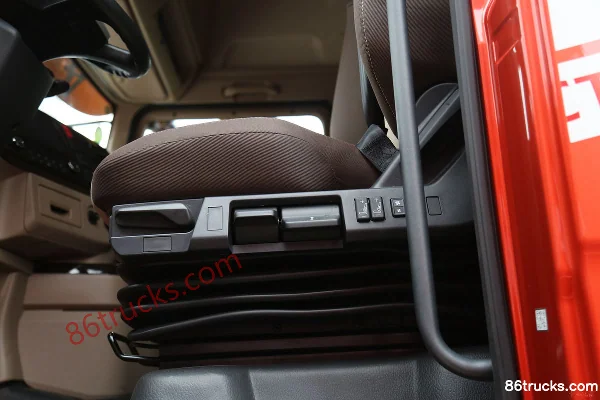 FAW Jiefang Qingdao JH6 Heavy Truck 320 hp 6X2(8 wheels) 9.5m Wing Opening Box Cargo Truck Cab (1) | 86Trucks