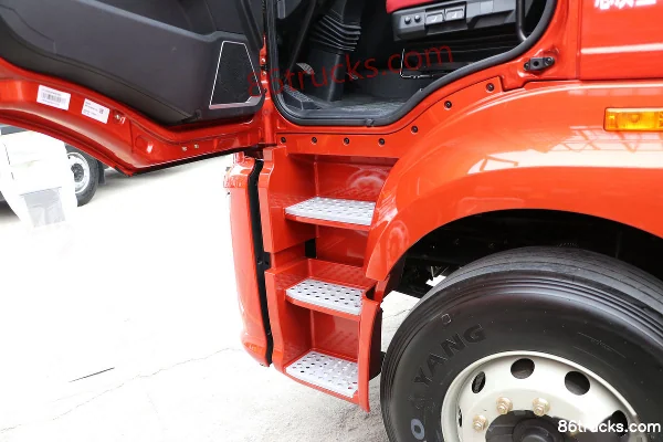 FAW Jiefang J6G Linghang Edition 260hp 6X2(8 wheels) 9.7m Box Cargo Truck (China VI) Cab (1) | 86Trucks