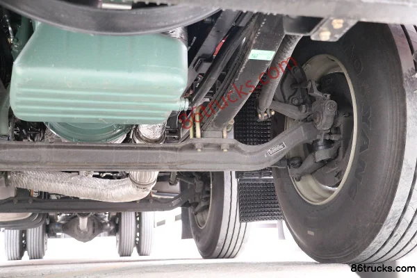 FAW Jiefang J6G Linghang Edition 260hp 6X2(8 wheels) 9.7m Box Cargo Truck (China VI) Chassis (3) | 86Trucks