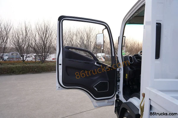 Kama Kaijie M3 Deluxe Edition 2.2L 95 hp 4X2(6 wheels) CNG 4.16m Single Row Flatbed Light Truck (China VI) Cab (1) | 86Trucks