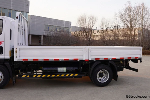 Kama Kaijie M3 Deluxe Edition 2.2L 95 hp 4X2(6 wheels) CNG 4.16m Single Row Flatbed Light Truck (China VI) Body (1) | 86Trucks