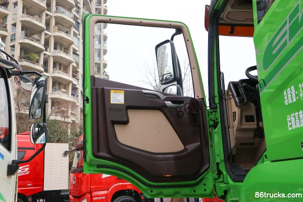 FAW Jiefang Qingdao JH6 8X4(12 roues) camion benne électrique pur 5,8 m (China VI) Cabine (1) | 86Trucks