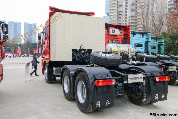 FAW Jiefang Qingdao JH6 camion lourd version Leader 510 ch 6X4(10 roues) tracteur routier au CNG (avec ralentisseur hydraulique) Extérieur (