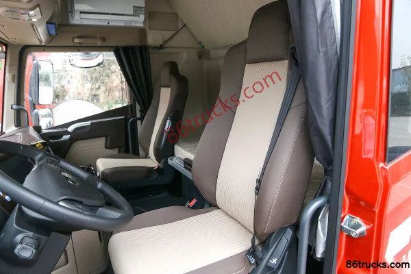 FAW Jiefang Qingdao JH6 camion lourd version Leader 510 ch 6X4(10 roues) tracteur routier au CNG (avec ralentisseur hydraulique) Cabine (1)