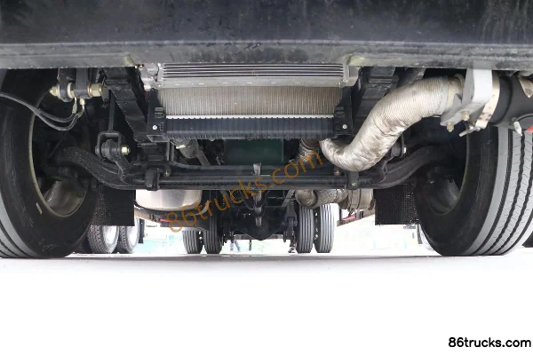 FAW Jiefang Qingdao JK6 220hp 4X2(6 wheels) 7.8m van hazardous materials truck Chassis (1) | 86Trucks