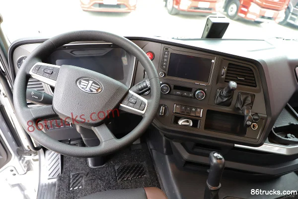 FAW Jiefang J7 heavy truck 660hp 6X4(10 wheels) tractor truck (China VI) Cab (2) | 86Trucks