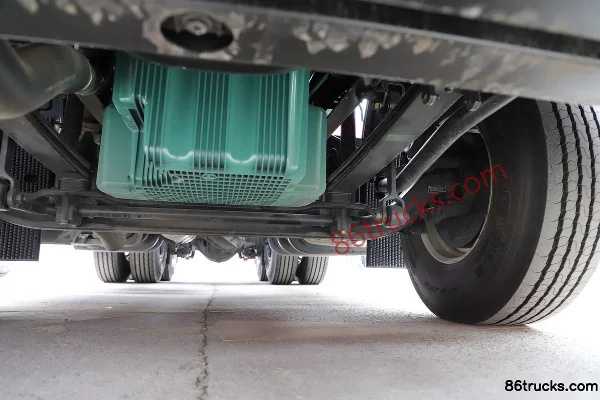 FAW Jiefang J7 heavy truck 660hp 6X4(10 wheels) tractor truck (China VI) Chassis (3) | 86Trucks