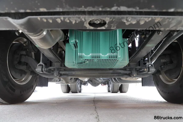 FAW Jiefang J7 heavy truck 660hp 6X4(10 wheels) tractor truck (China VI) Chassis (1) | 86Trucks