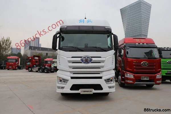 FAW Jiefang J7 heavy truck 6X4(10 wheels) fuel cell tractor truck 42kWh Exterior (2) | 86Trucks