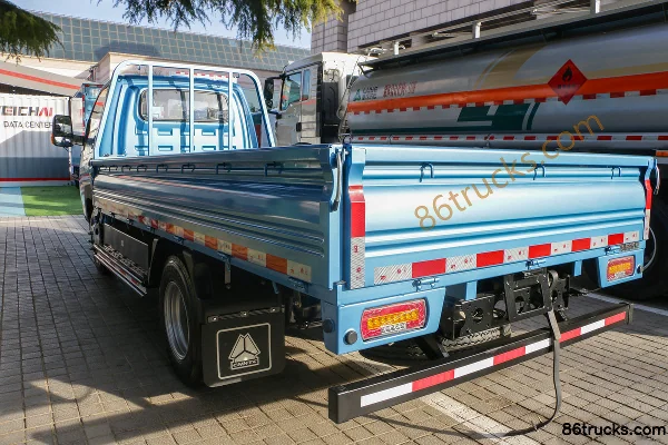 Sinotruk HOWO Zhixiang 4.5T 3.95m Single-row Pure Electric Panel Light Truck 4X2(6 wheels) Body (2) | 86Trucks