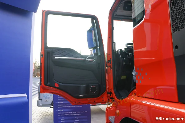 Sinotruk Sitrak G5S Heavy Truck 290 hp 4X2(6 wheels) 6.8m AMT automatic flatbed cargo truck (China VI) Cab (1) | 86Trucks