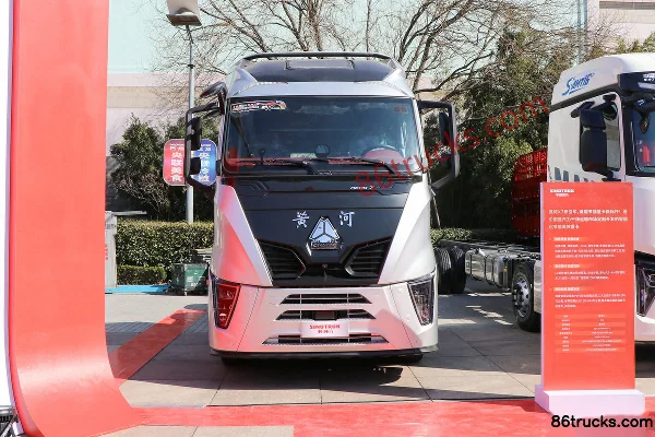 Sinotruk Yellow River X7 Heavy Truck 680 hp 6X4(10 wheels) AMT Automatic Tractor Truck Exterior (2) | 86Trucks