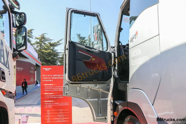 Sinotruk Yellow River X7 Heavy Truck 680 hp 6X4(10 wheels) AMT Automatic Tractor Truck Cab (1) | 86Trucks