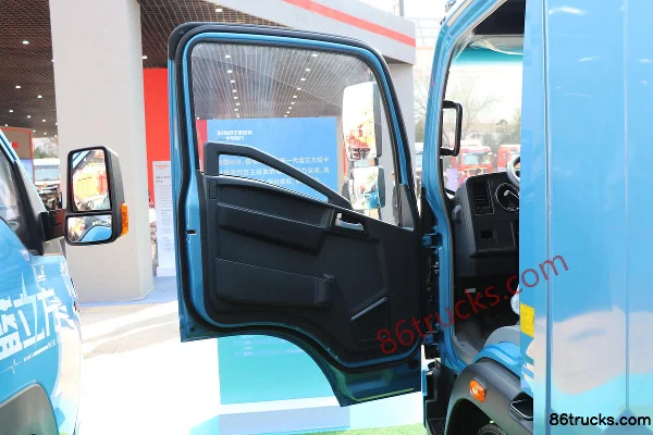 Sinotruk HOWO Hanjiang 4.5T 4.15m Single-Row Electric Light-Duty Box Truck 100kWh 4X2(6 wheels) Interior (1) | 86Trucks
