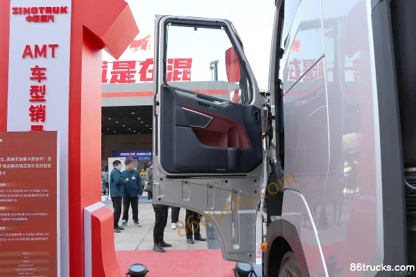 Sinotruk Yellow River X7 Heavy Truck 800 hp 6X4(10 wheels) AMT Automatic Tractor Truck Cab (1) | 86Trucks