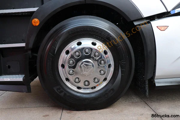 Sinotruk Yellow River X7 Heavy Truck 800 hp 6X4(10 wheels) AMT Automatic Tractor Truck Chassis (3) | 86Trucks