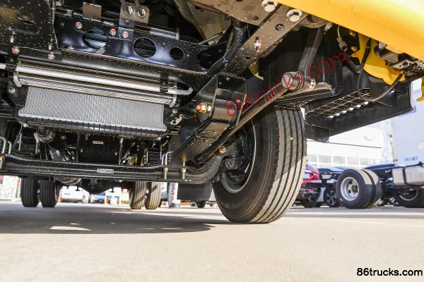 Jiangxi Isuzu Yifang EC5 127 hp 4X2(6 wheels) 3.16m Double Row Flatbed Light Truck (China VI) Chassis (3) | 86Trucks