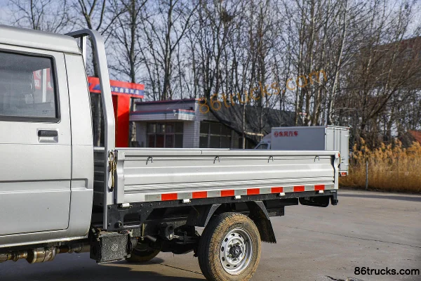 Dongfeng Xiaobawang V 1.3L 91 hp 4X2(6 wheels) gasoline 2.7 m double-row cab flatbed mini truck (China VI) Body (1) | 86Trucks