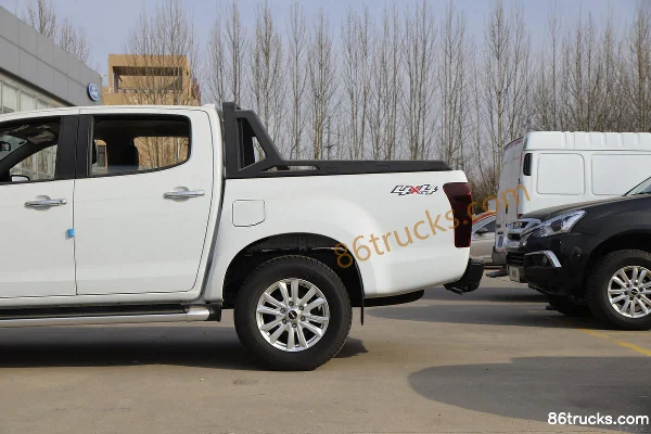 Jiangxi Isuzu Lingtuo Édition 2022 Lingxiang 1,9T diesel 163 ch 4x4(6 roues) automatique double cabine pick-up (China VI) Photos officielles
