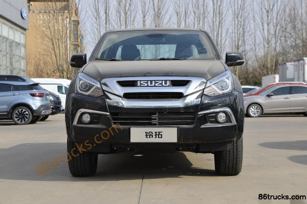 Jiangxi Isuzu Ruimax 2022 Premium Edition 2.0T Gasoline 220 hp 4WD Automatic Double Row Pickup Cab (2) | 86Trucks