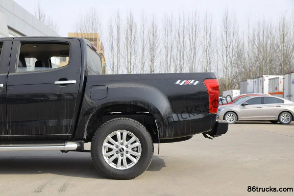 Jiangxi Isuzu Ruimax 2022 Premium Edition 2.0T Gasoline 220 hp 4WD Automatic Double Row Pickup Official Photos (1) | 86Trucks