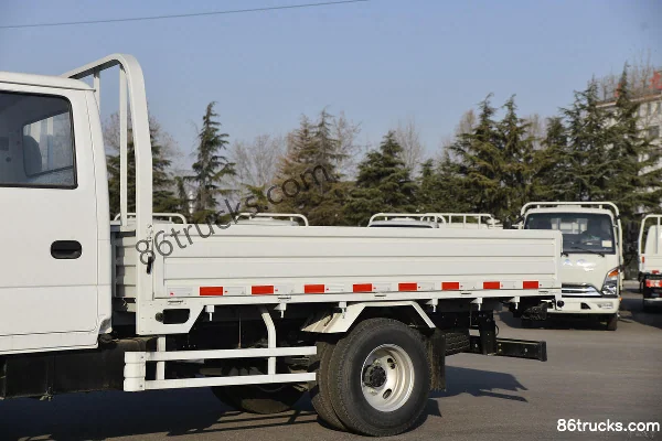 Qingling Isuzu 100P 132hp 4X2(6 wheels) 3.245m Double Row Flatbed Light Truck (China VI) Body (2) | 86Trucks