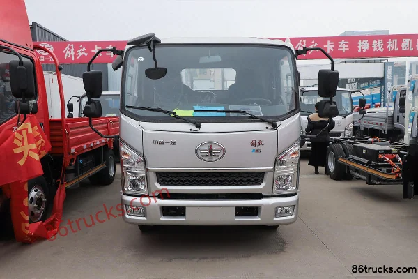 FAW Hongta FAW Jiefang Gongshi 130 hp 4X2(6 wheels) 4.2m Single Row Flatbed Light Truck Exterior (2) | 86Trucks