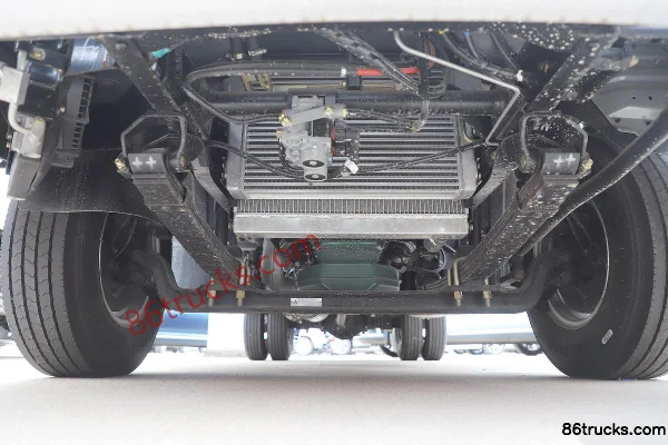 FAW Hongta FAW Jiefang Gongshi 130 hp 4X2(6 wheels) 4.2m Single Row Flatbed Light Truck Chassis (1) | 86Trucks