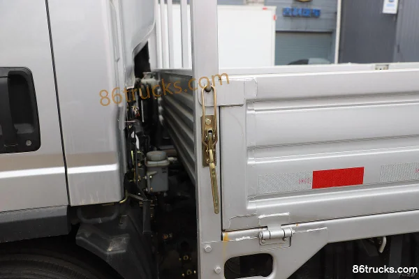 FAW Hongta FAW Jiefang Gongshi 130 hp 4X2(6 wheels) 4.2m Single Row Flatbed Light Truck Body (2) | 86Trucks
