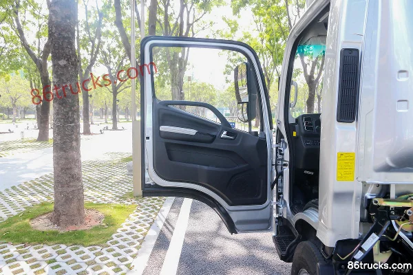 Foton Aoling Supu Pro 158 hp 4X2(6 wheels) 4.14m single-row van truck (China VI) Cab (1) | 86Trucks