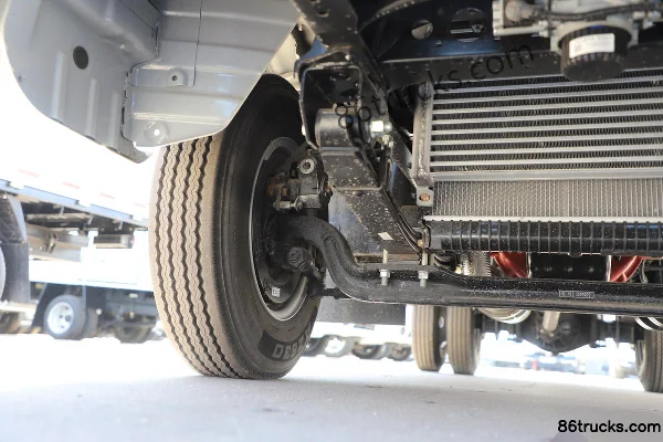 JAC Kaida X7 121 hp 4X2(6 wheels) 4m single-row side panel light truck Chassis (2) | 86Trucks