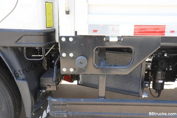 JAC Kaida X7 121 hp 4X2(6 wheels) 4m single-row side panel light truck Body (3) | 86Trucks