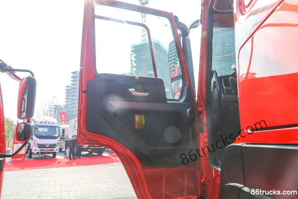 Sinotruk V7-X 25T 6X4(10 wheels) Pure Electric Tractor Truck 282kWh Cab (1) | 86Trucks