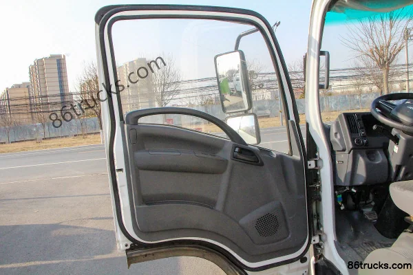 Qingling Isuzu KV100 120 hp 4X2(6 wheels) 4.13m single-row van light truck Cab (1) | 86Trucks