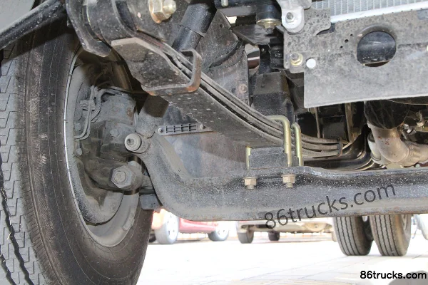 Qingling Isuzu KV100 120 hp 4X2(6 wheels) 4.13m single-row van light truck Chassis (2) | 86Trucks