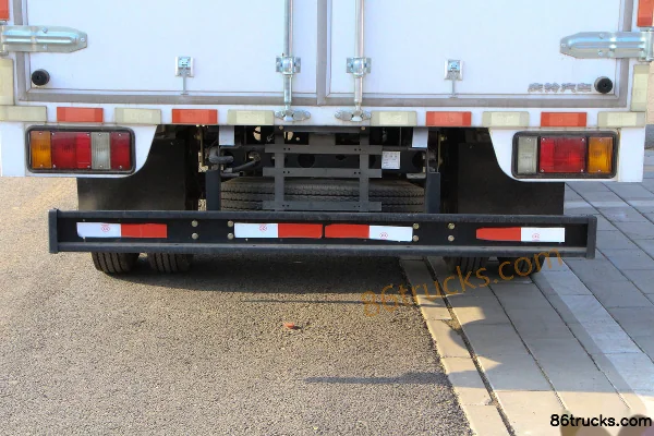 Qingling Isuzu KV100 120 hp 4X2(6 wheels) 4.13m single-row van light truck Body (3) | 86Trucks