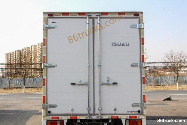 Qingling Isuzu KV100 120 hp 4X2(6 wheels) 4.13m single-row van light truck Body (1) | 86Trucks