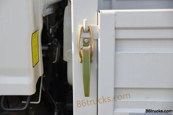 JAC Shuailing S6 151 hp 4X2(6 wheels) 4.18m Single Row Flatbed Light Truck (China VI) Body (3) | 86Trucks