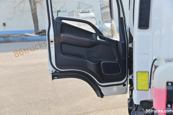 JAC Shuailing S6 160hp 4X2(6 wheels) 4.18m AMT automatic single-row fence light truck Cab (2) | 86Trucks