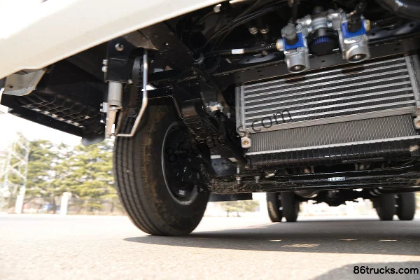 JAC Shuailing E Medium Body 129hp 4X2(6 wheels) 4.22m single-row drop-side light truck Chassis (2) | 86Trucks