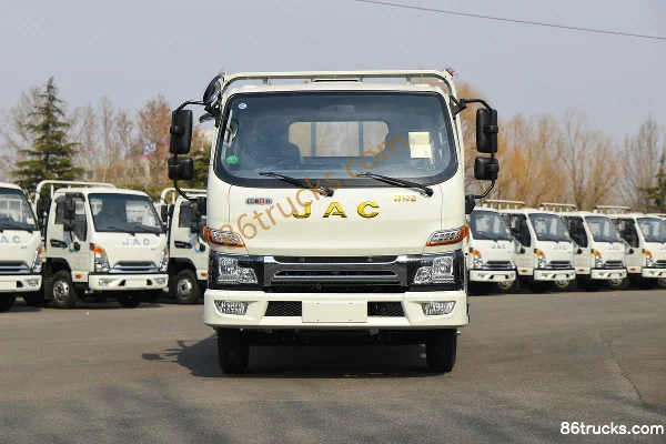 JAC Shuailing E Medium Body 129ch 4X2(6 roues) 3.89m cabine avec couchette plateau léger (China VI) Extérieur (2) | 86Trucks